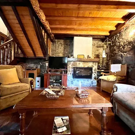 Casa Con 2 Dormitorios, Chimenea, Jardin Y Vista A La Montana * Campomanes