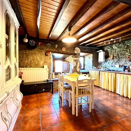Casa Con 2 Dormitorios, Chimenea, Jardin Y Vista A La Montana Feriehus Campomanes