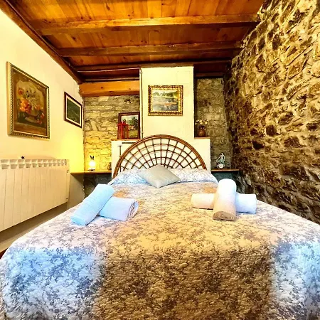 Casa Con 2 Dormitorios, Chimenea, Jardin Y Vista A La Montana Feriehus Campomanes
