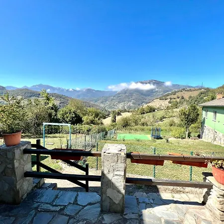 Casa Con 2 Dormitorios, Chimenea, Jardin Y Vista A La Montana Feriehus Campomanes