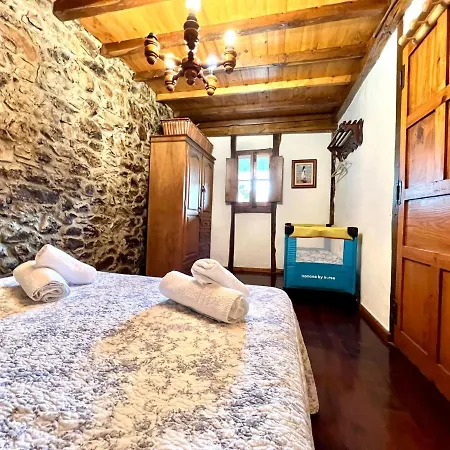 Casa Con 2 Dormitorios, Chimenea, Jardin Y Vista A La Montana Campomanes